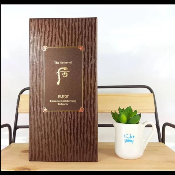 The History Of Whoo Gongjinhyang Essential Moisturizer Balancer 150ml - Picture 3 of 12